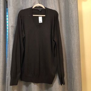 Banana Republic Vneck Sweater - NWT - Size XL